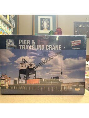 Walthers Cornerstone HO Scale Pier & Traveling Crane Model Kit